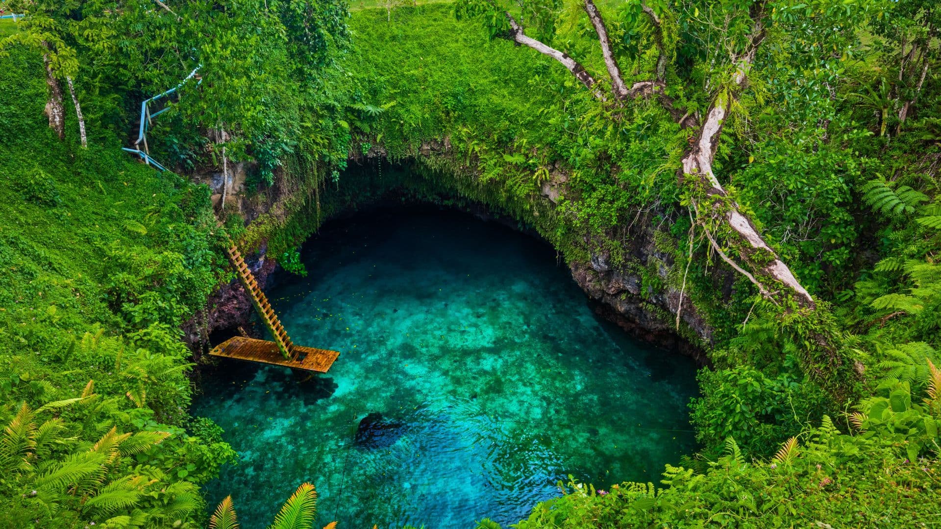 To-Sua Ocean Trench in Sāmoa